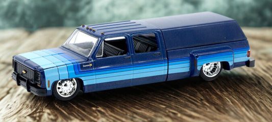 M2 Machines 1:64 1973 Chevrolet Cheyenne Super 30 Dually with Camper Shell – Blue – MiJo Exclusives Limited Edition