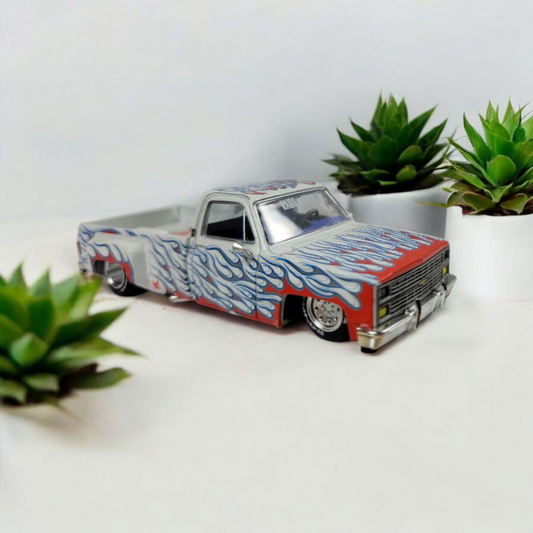 Kaido House x Mini GT 1:64 Chevrolet Silverado Dually on Fire V2 – White Flames: